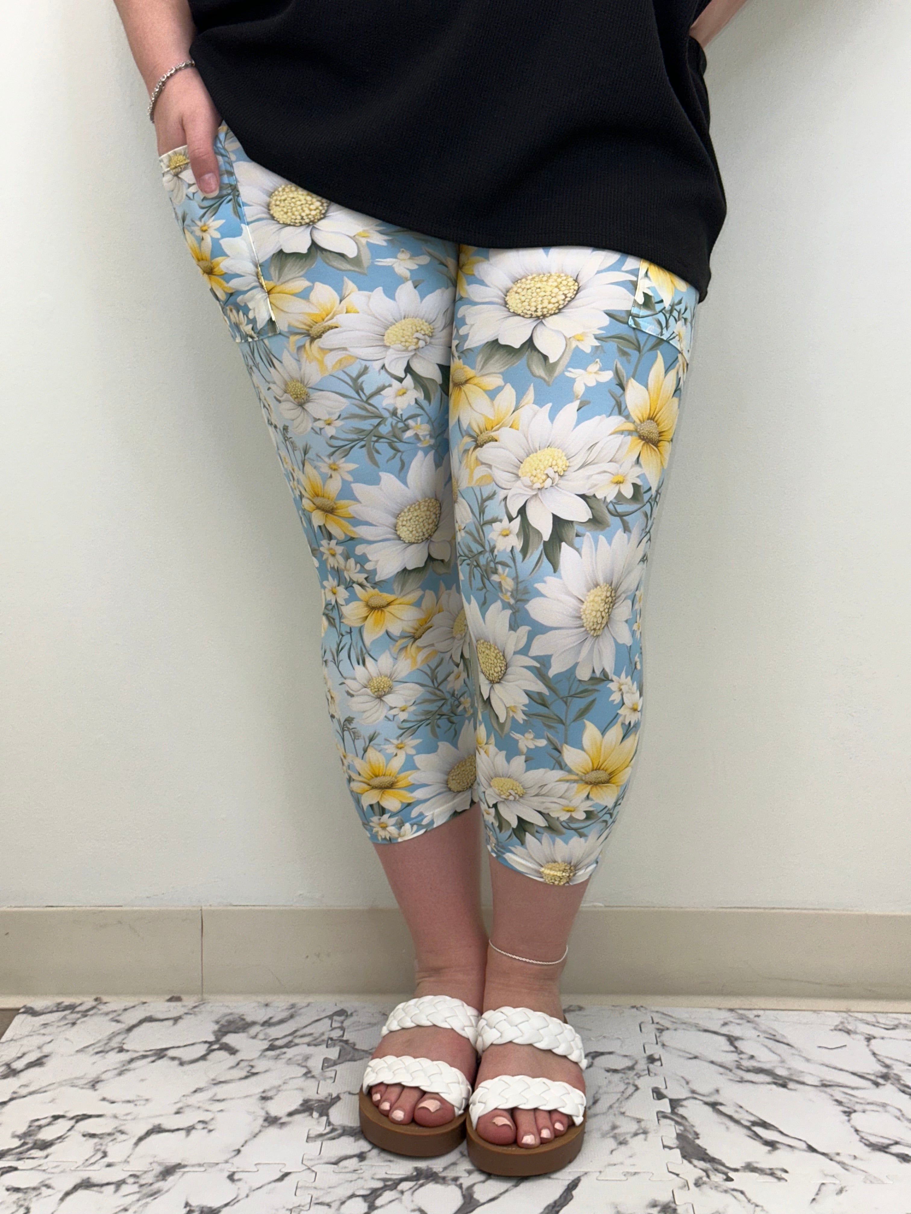 Daisy Sky Capri w/ Pockets