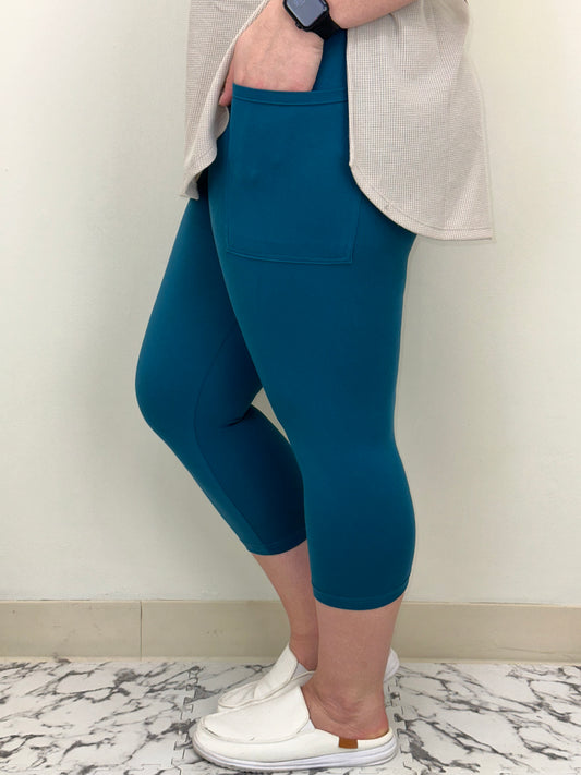 Turquoise Capri w/ Pockets