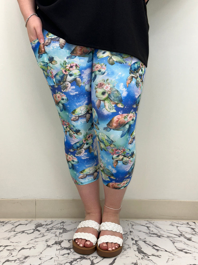 Sea Turtle Capri w/ Pockets image 2